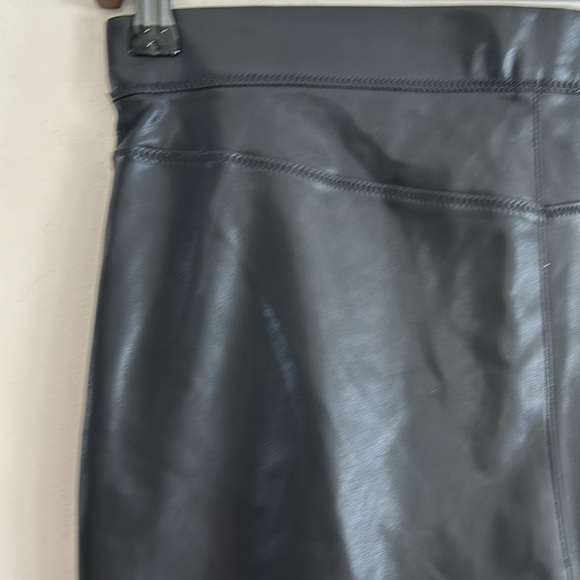 Free People Black Vegan Faux Leather Women's Leggings Size Lg/30 - Picture 12 of 15